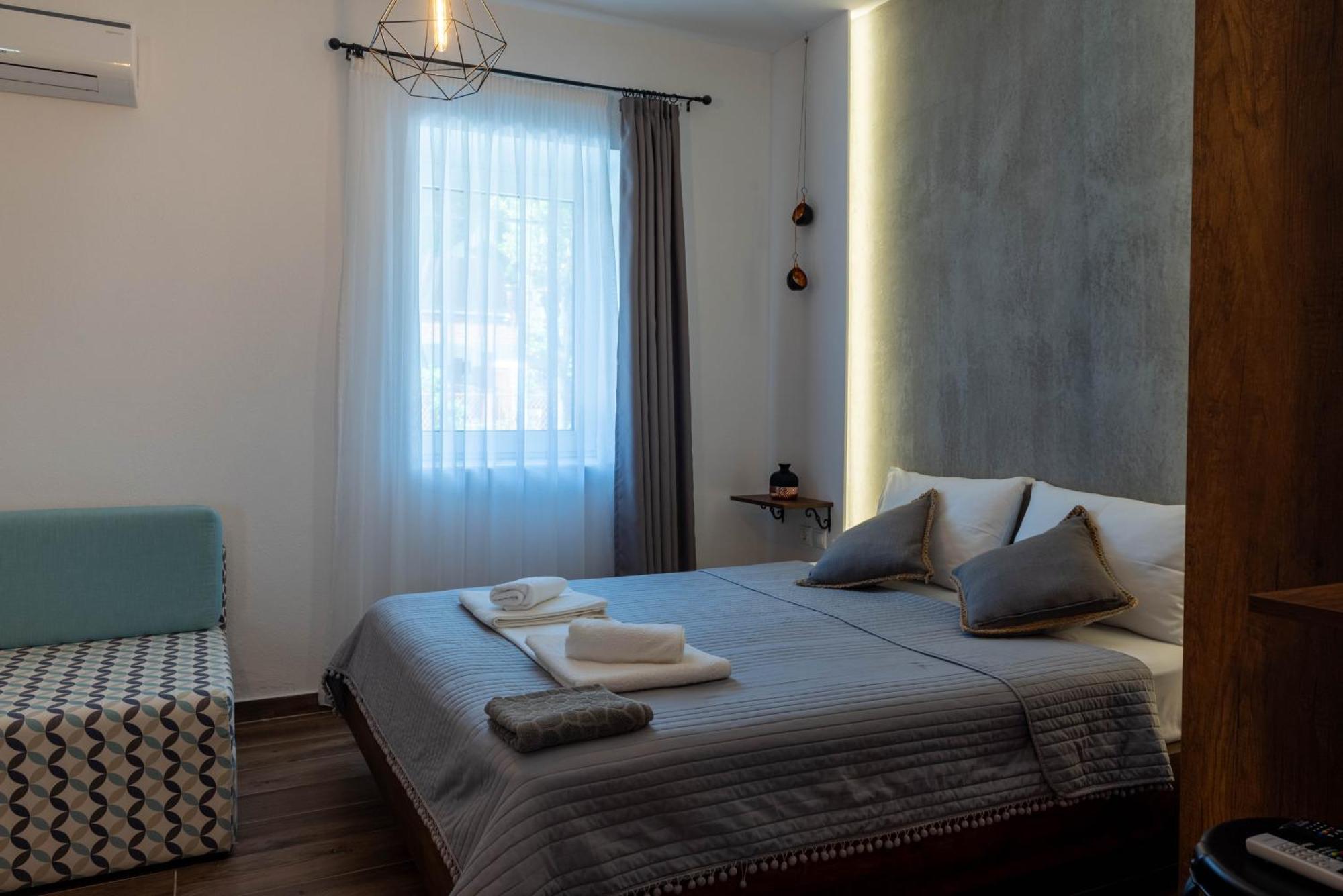 Aigli Luxury Studios เนอาโรดา ภายนอก รูปภาพ
